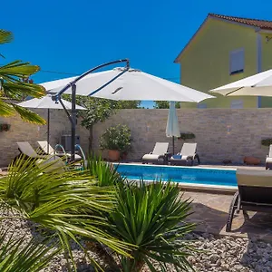 Antonella 4* Malinska